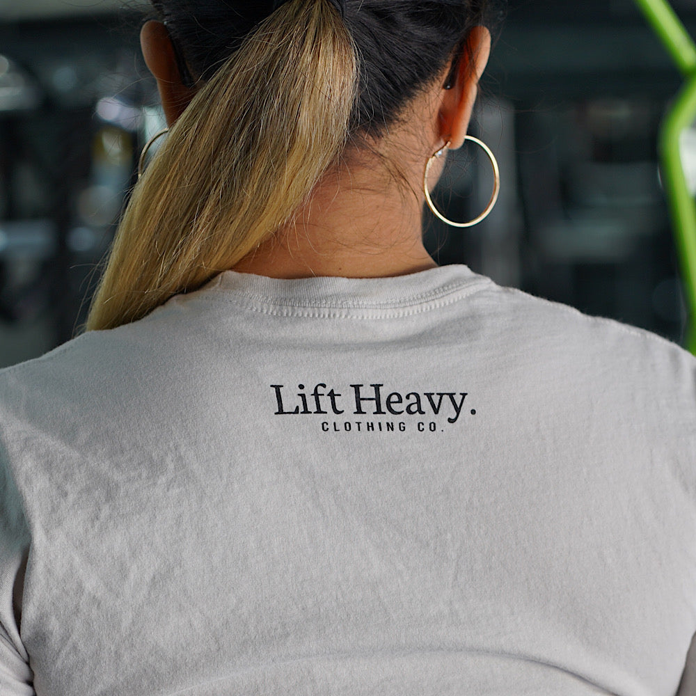 LIFT HEAVY LOGO CROPPED - T-SHIRT -BONE