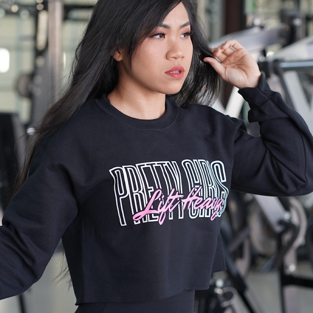 PRETTY GIRLS LIFT HEAVY PINK/WHITE LOGO - BLACK CROPPED SWEATER